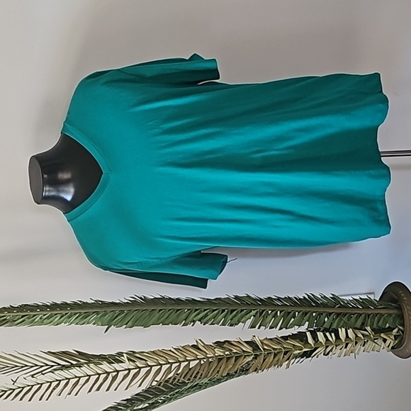 Old Navy Jade Green Soft Washed V-neck Short Sleeve Tee - Picture 1 of 7